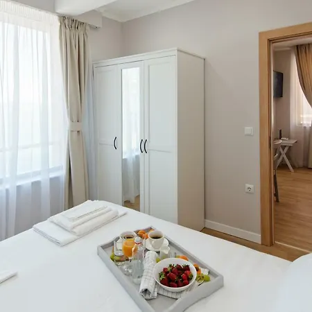 Mary Homes Neszebar